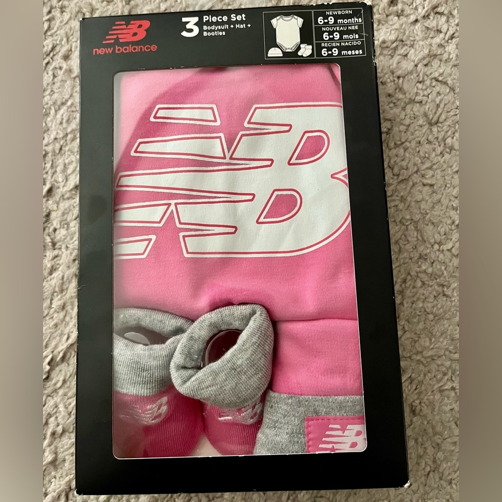 New Balance Baby 3 Piece Set ( Bodysuit, Hat & Booties) 6-9 months